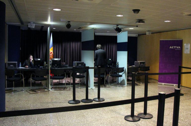 Punt d'atenció a les empreses afectades per la crisi de BPA / M.T. (ANA)