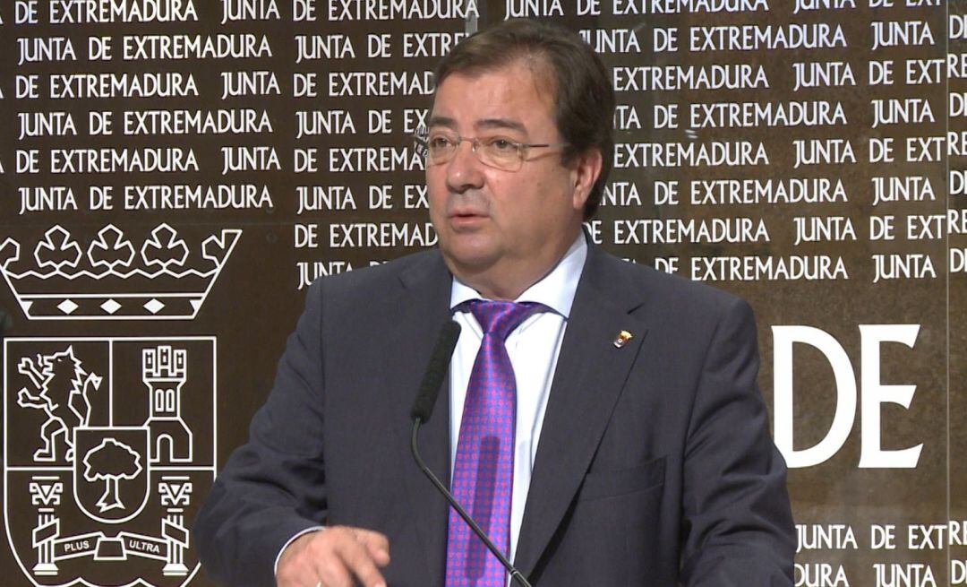 El presidente de la Junta de Extremadura, Guillermo Fernández Vara, en rueda de prensa ESPAÑA EUROPA EXTREMADURA POLÍTICA
 