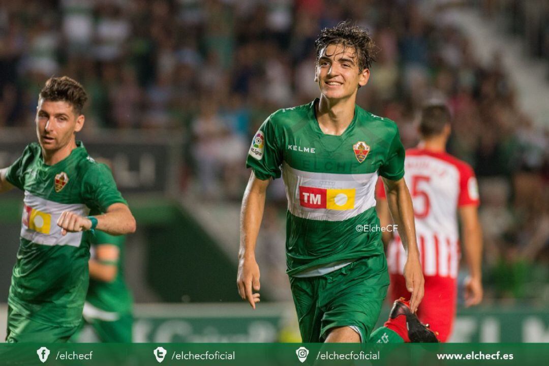 Gonzalo Villar en un partido con el Elche esta temporada