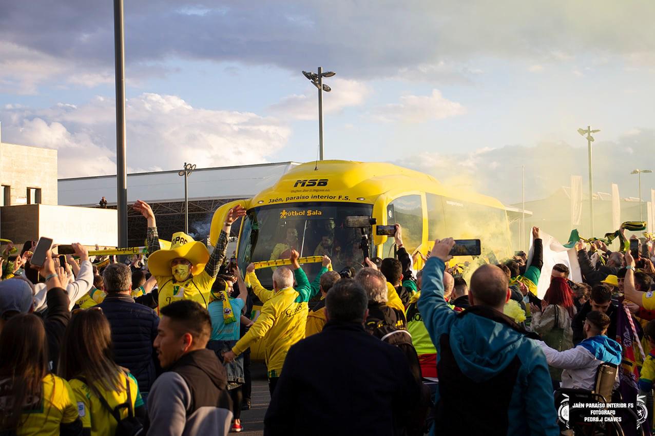 Aún se desconoce el número de entradas que el Jaén Paraíso Interior recibirá de la RFEF. Más de 1.500 aficionados de Jaén han reservado una localidad a través del equipo amarillo.