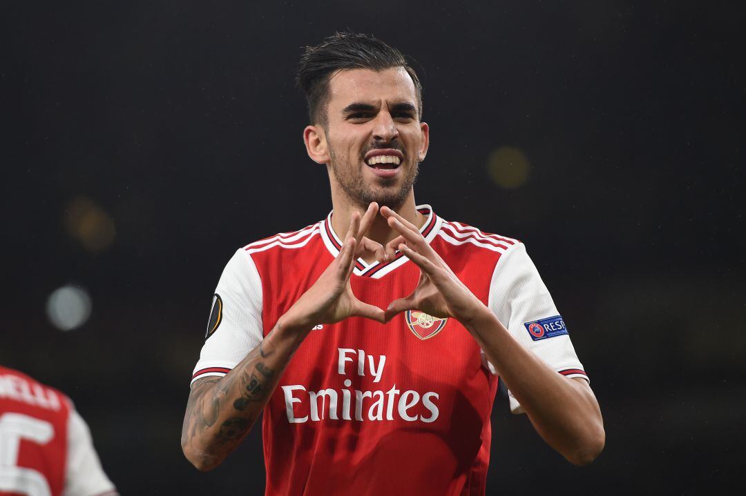 Ceballos celebra un gol con la camiseta del Arsenal