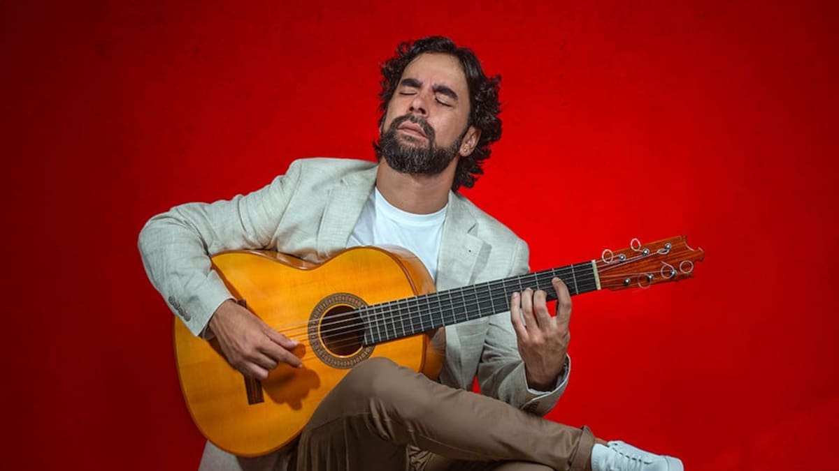 El guitarrista y compositor, Daniel Casares, pasa por los micrófonos de la sección "Nos ponemos flamencos".