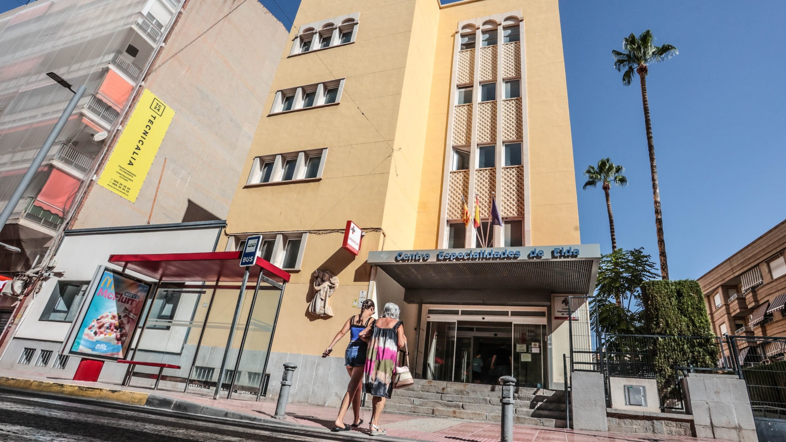 Los eldenses esperan que la situación mejore lo antes posible y las largas listas de espera que existen se reduzcan