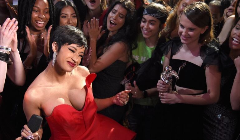 Cardi B triunfa en los MTV VMA.