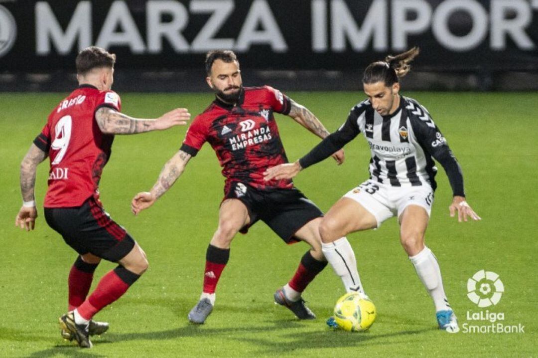 Javi Jiménez, en un partido del Mirandés de la pasada temporada