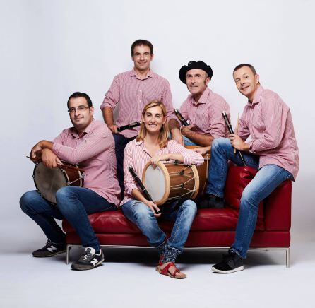 Los integrantes de la banda municipal de txistu