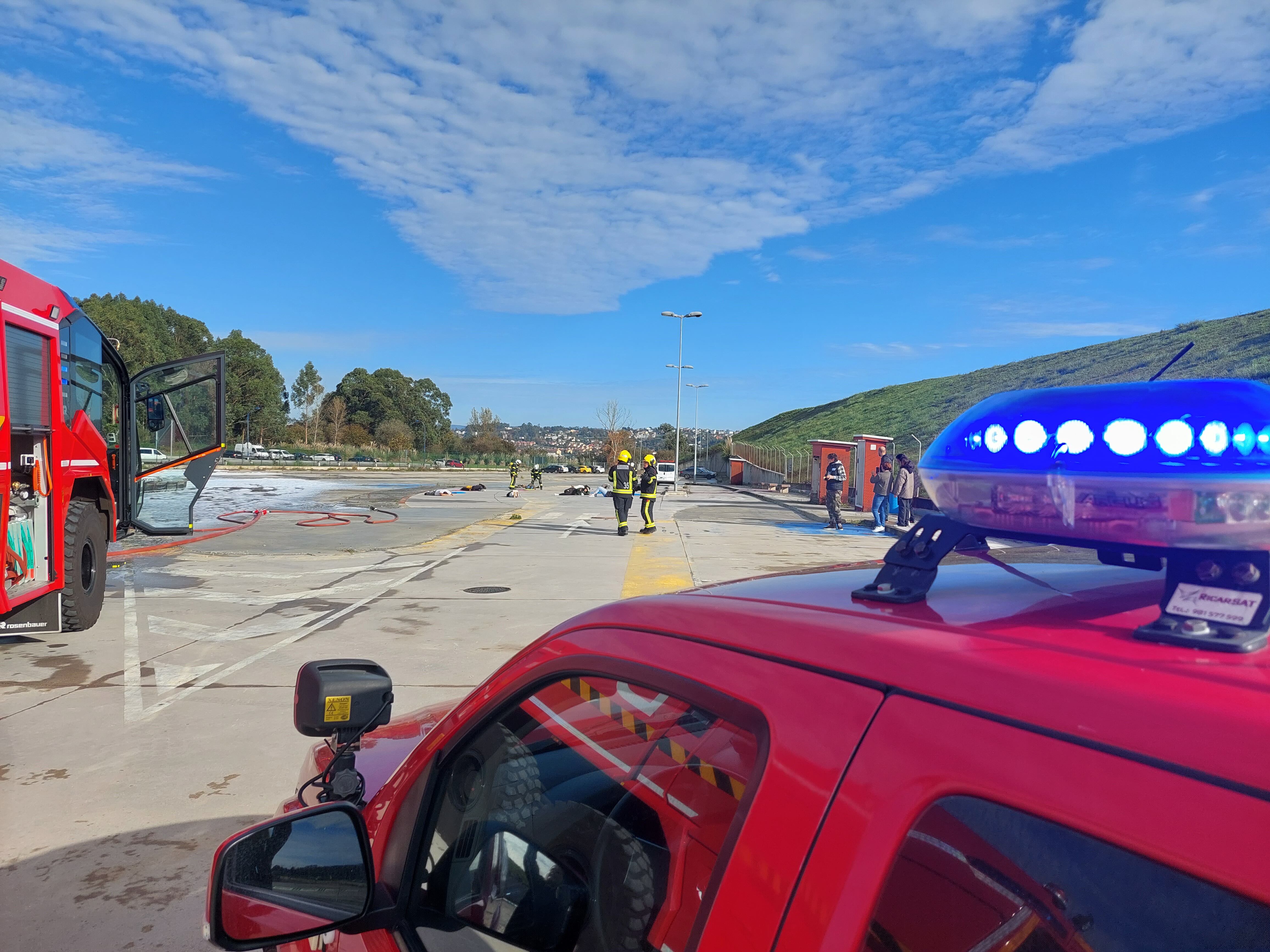 Simulacro de accidente aéreo en el aeropuerto de Alvedro