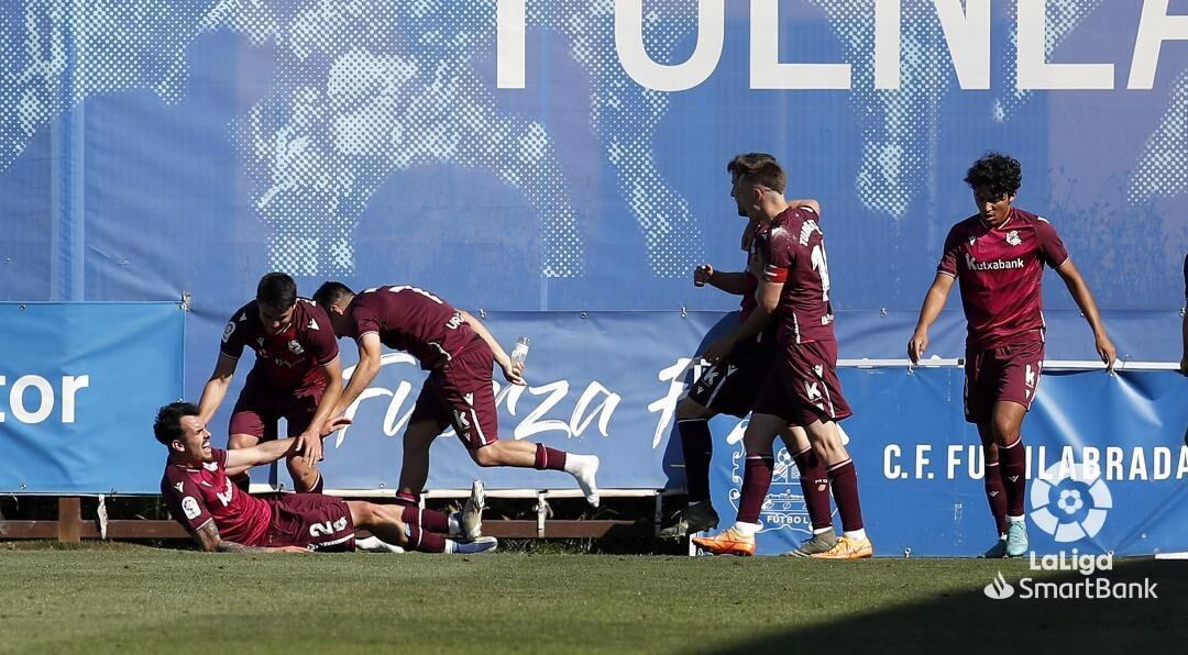 Los jugadores de la Real B celebran el gol del triunfo de Sola