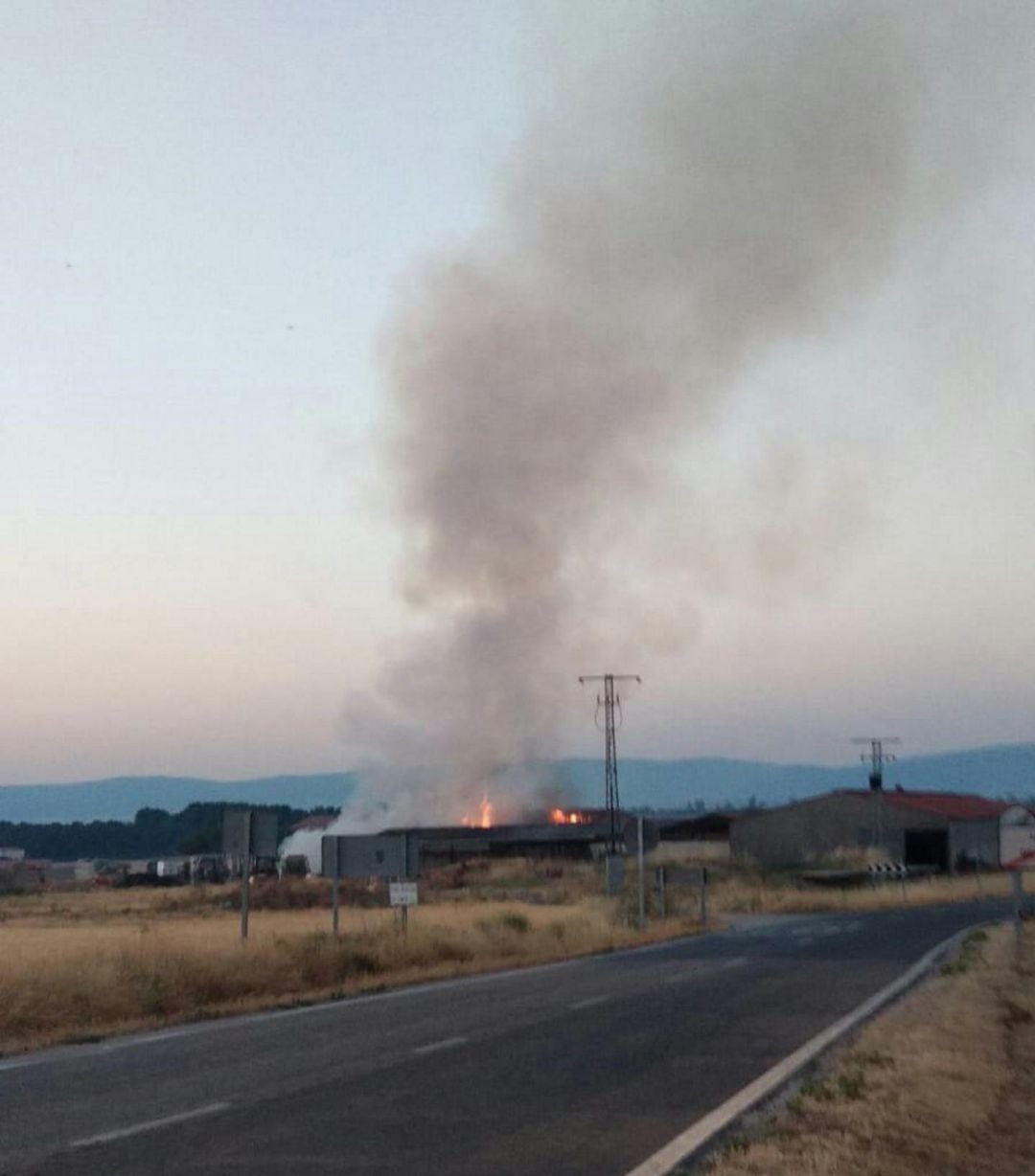 Incendio de una nave en Lastras de Cuéllar