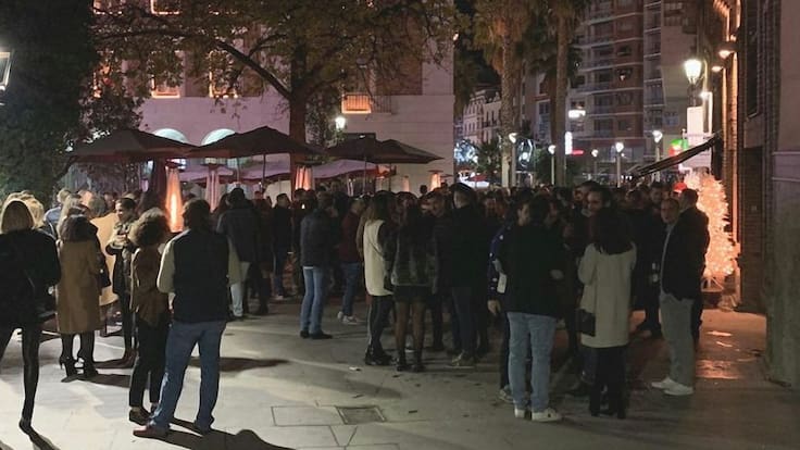 Juan Porras, portavoz de Asostel: "Los hosteleros no son responsables de que se haga botellón cerca de sus establecimientos"