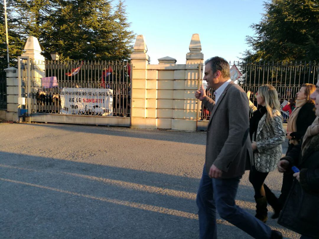 Javier Ortega a su llegada al Hotel Cándido