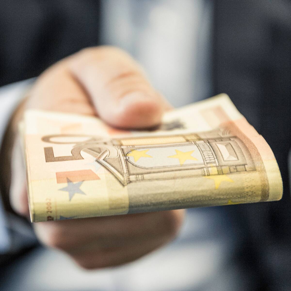 Galicia es la tercera comunidad por recaudación en el impuesto sobre las grandes fortunas