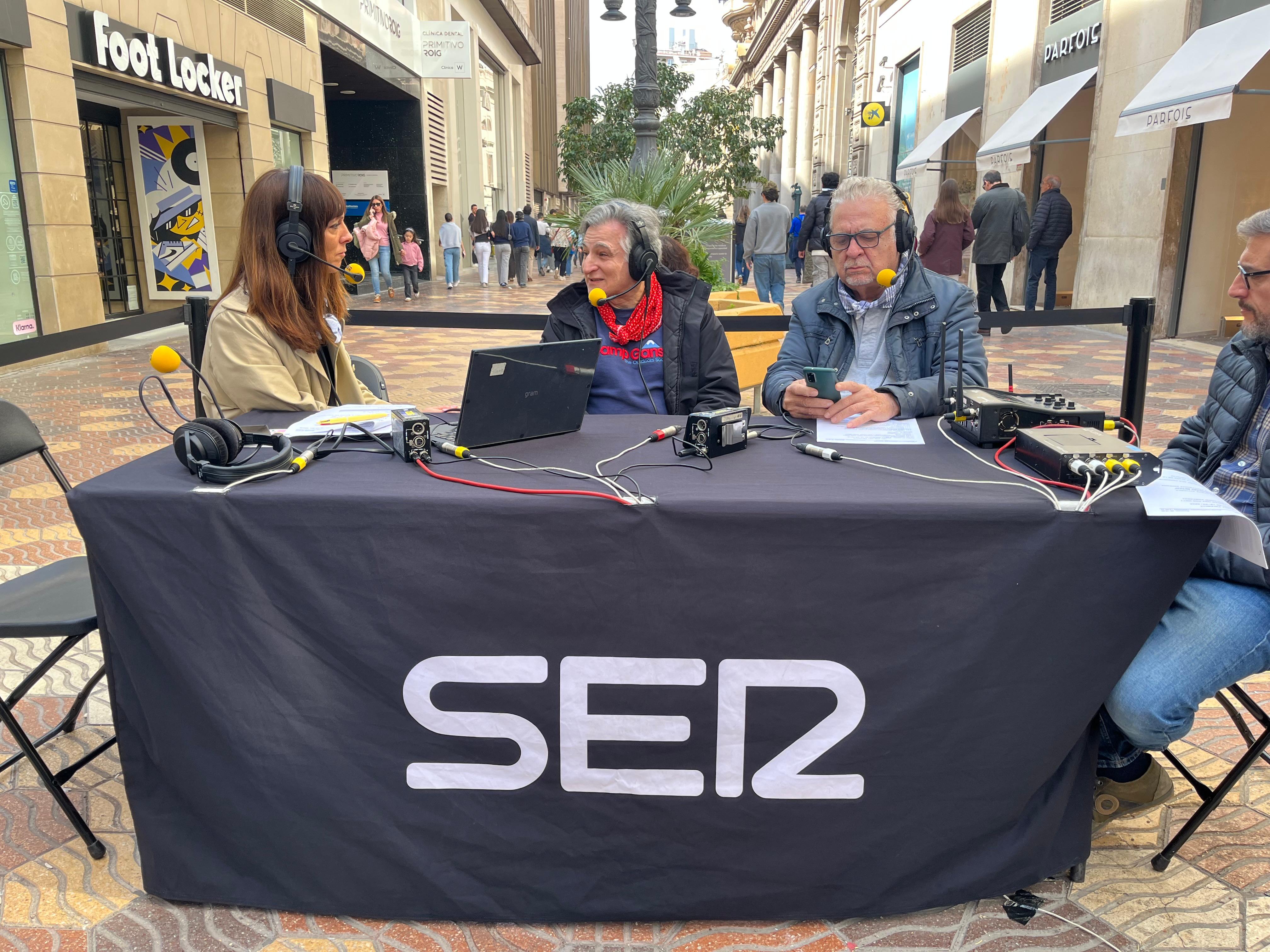 Hoy por Hoy Valencia encara la recta final de Fallas desde la calle