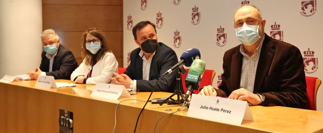 Fernando Romero, Macarena Orosa, Ángel Viveros y Julio Huete esta mañana en la rueda de prensa. 