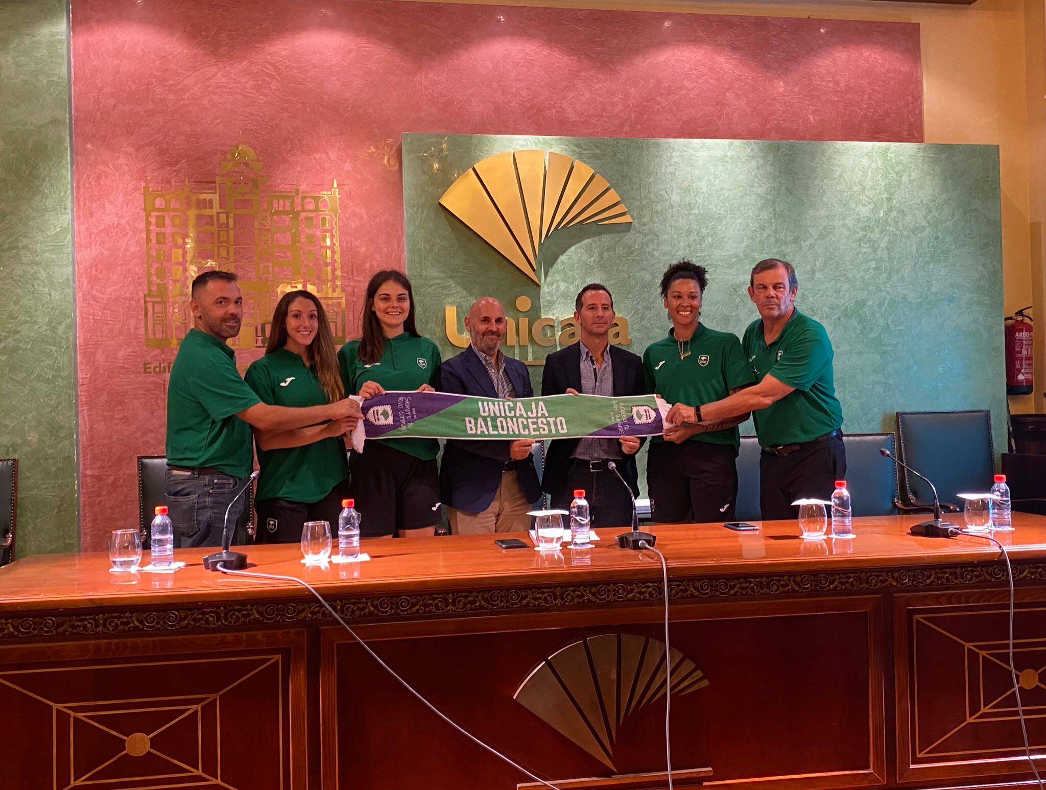 Presentación de los cuatro fichajes del Unicaja Mijas