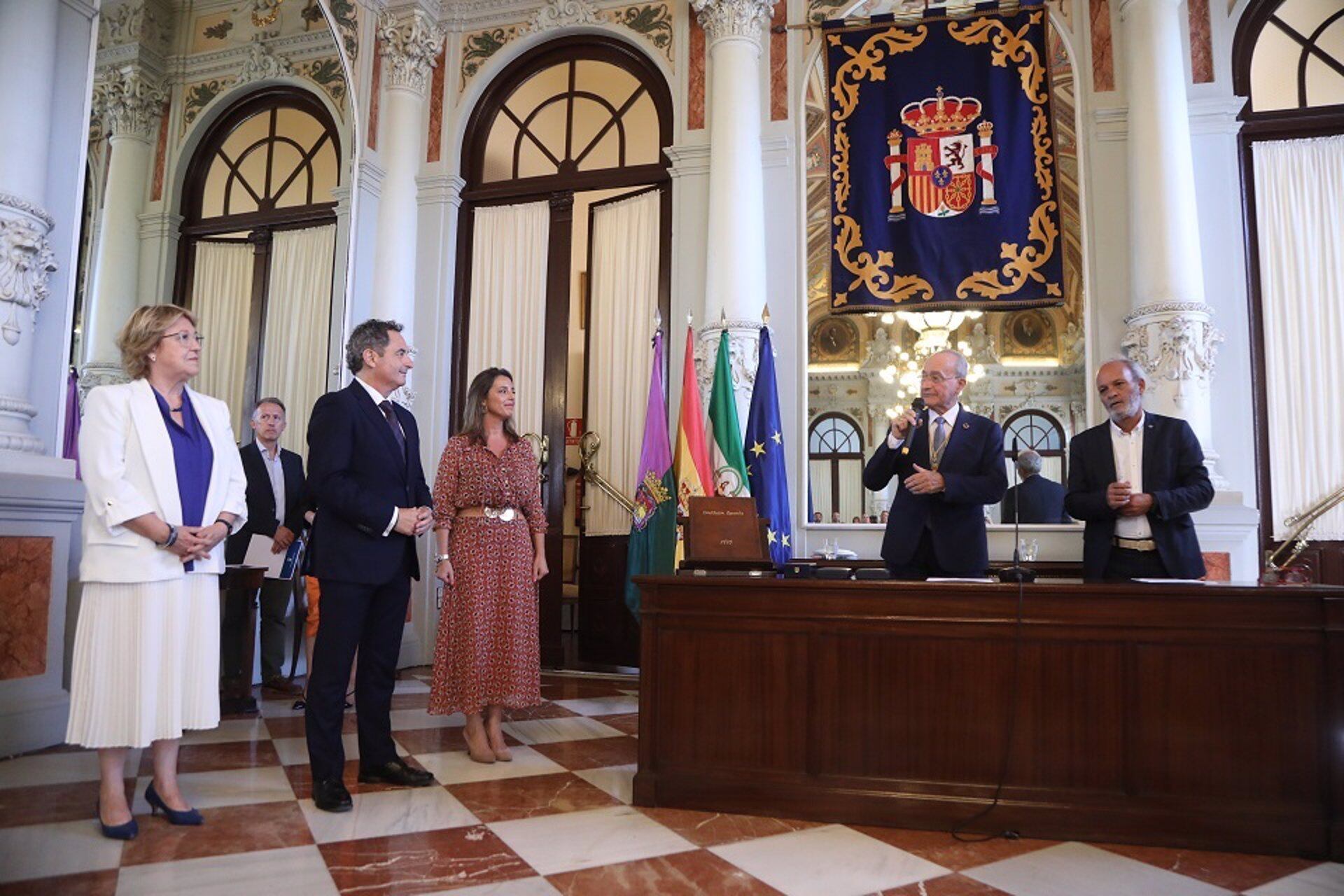Toman posesión los nuevos concejales en el Ayuntamiento Mar Torres, Francisco Cantos y Ángeles Gertrudis.