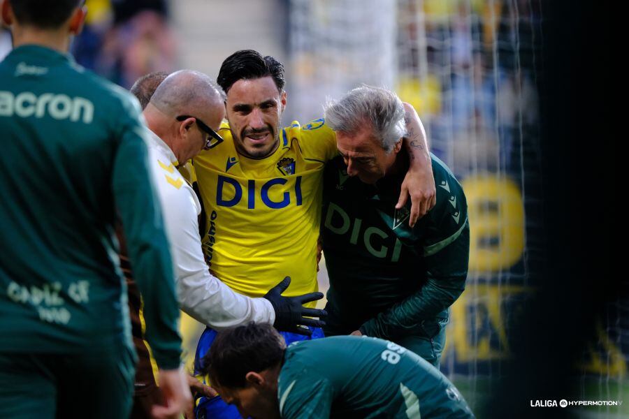 Iza Carcelén se tuvo que marchar lesionado del duelo ante Las Palmas. Foto: LaLiga.
