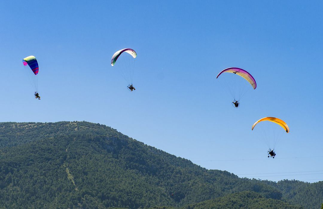 Exhibición en parapente en una edición anterior del festival.