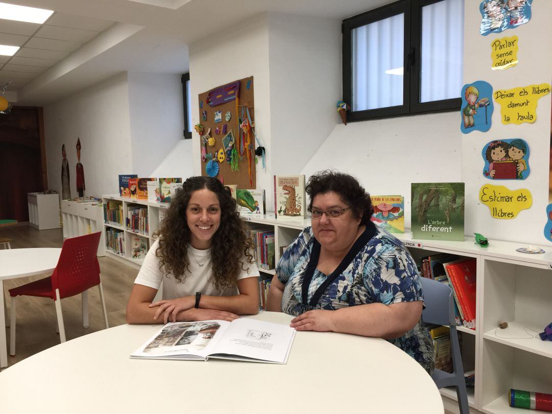 Irene Granados i Sari Sanchis, TASOC de la Biblioteca de Tirisiti.