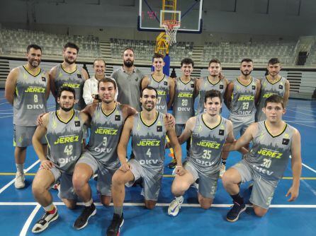 Jugadores del DKV Jerez celebrando el triunfo