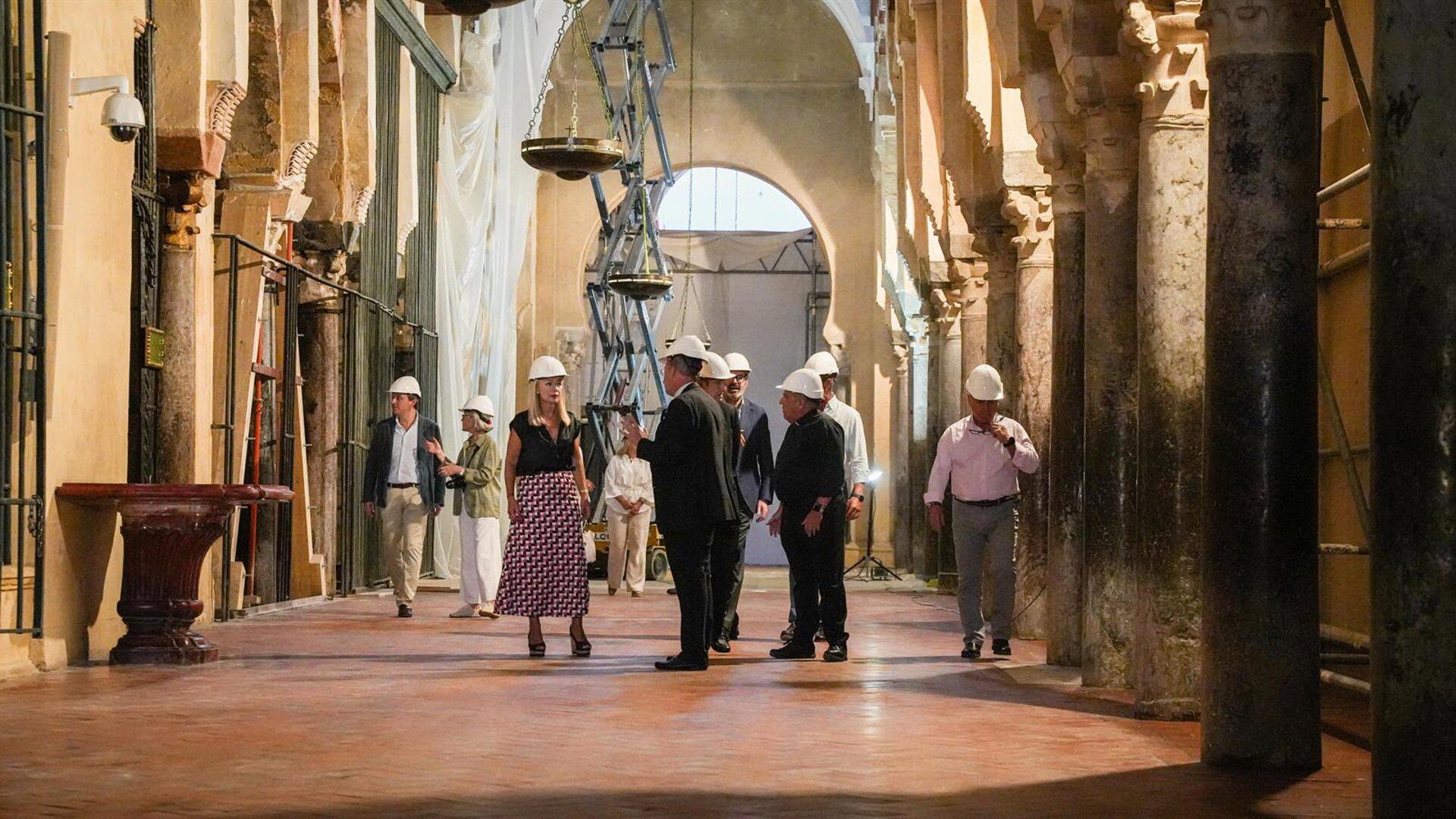 La consejera de Cultura y Deporte de la Junta, Patricia del Pozo, visita los trabajos de restauración de la Mezquita-Catedral de Córdoba. Europa Press