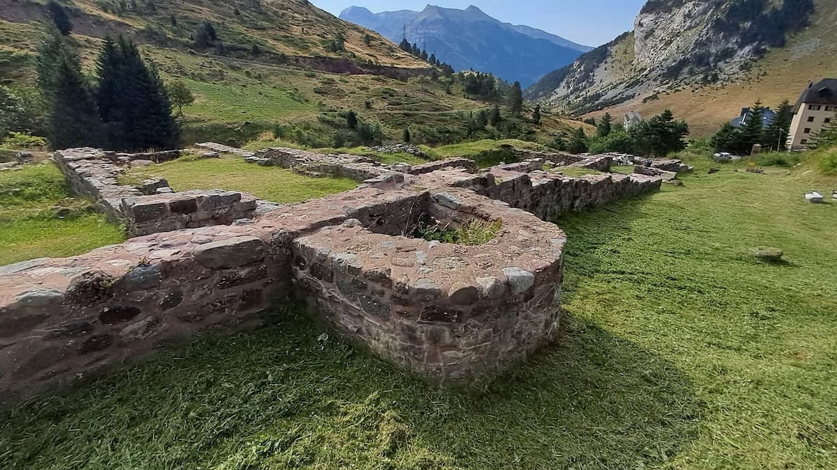Menos de un uno por ciento de los peregrinos que llegan a Santiago entran por el Somport