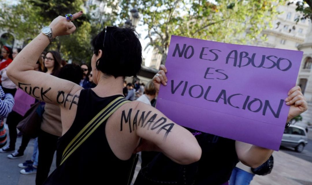 Manifestante en contra del primer fallo de la Manada