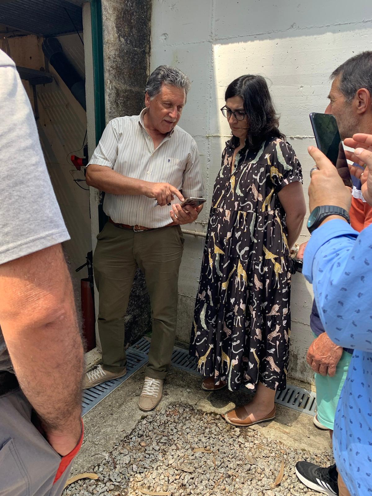 Raquel Bautista visita la comunidad de aguas de consumo de Ponteareas
