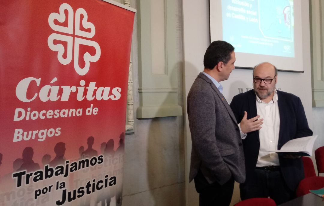 El delegado diocesano de Cáritas, Fernando García Cadiñanos (izda) junto al coordinador del informe FOESSA, Guillermo Fernández Maillo