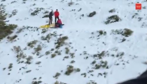 Una mujer de 29 años ha sido evacuada en helicóptero tras sufrir una caída con fractura de tibia y peroné en el entorno del Puerto de Navacerrada