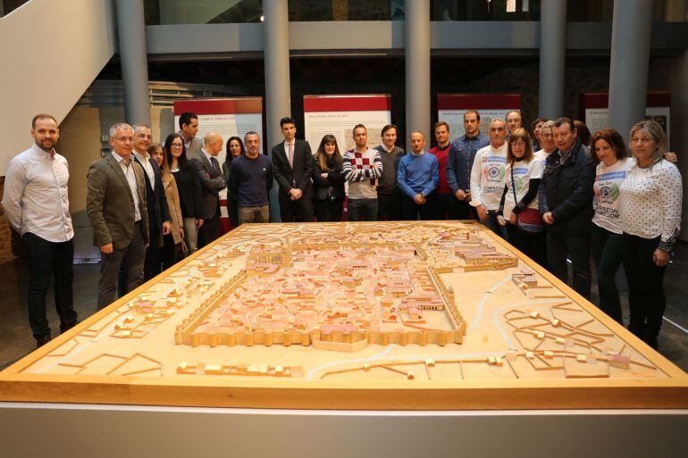 Organizadores, patrocinadores y autoridades presentaron la carrera