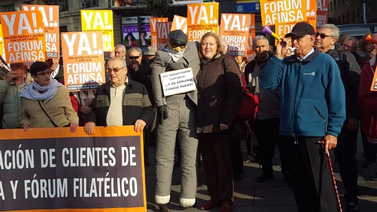 Afectados de Fórum y Afinsa en una concentración en Madrid.