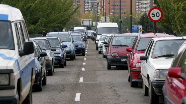 Tráfico en el paseo de Zorrilla