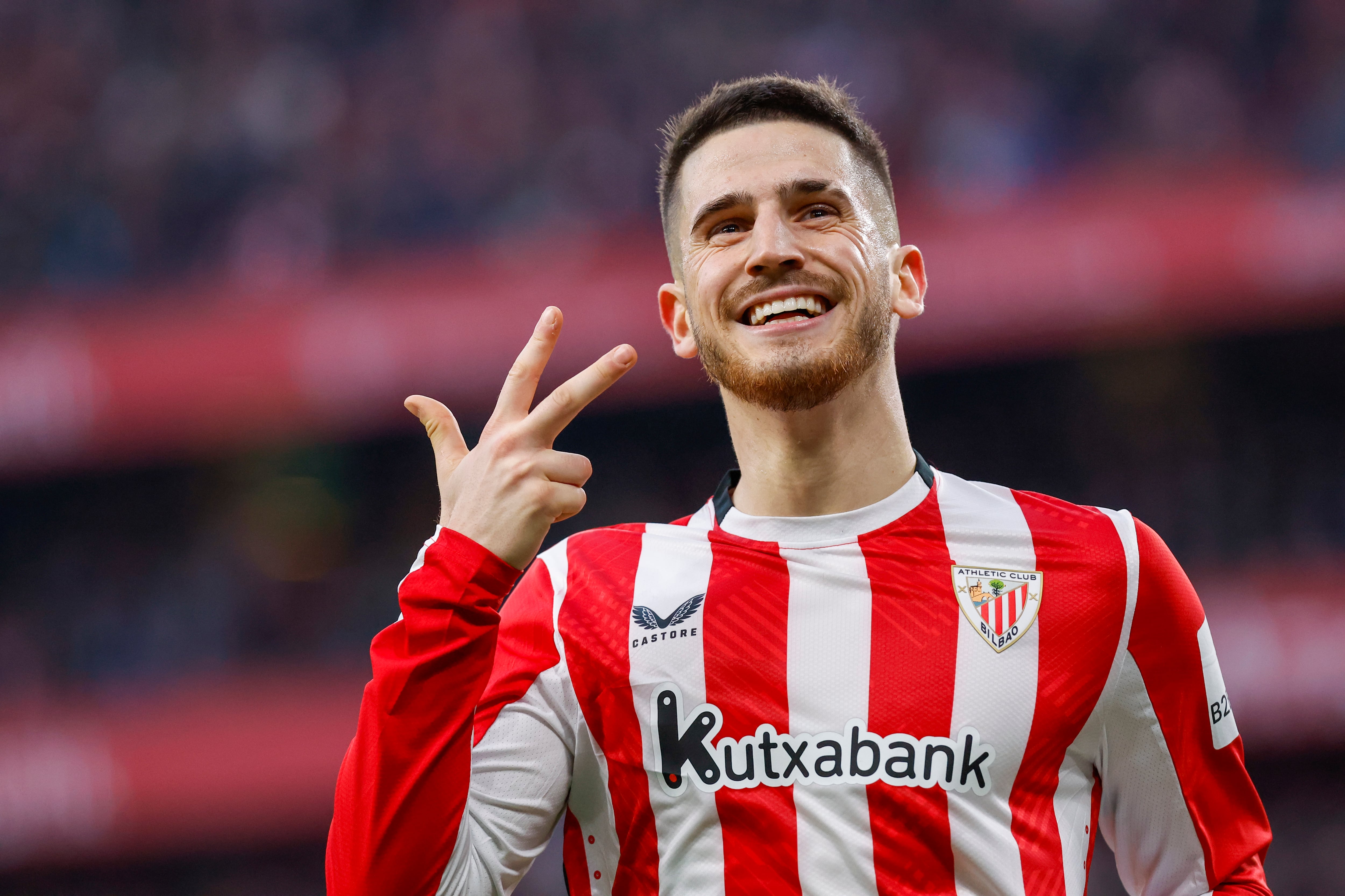 El centrocampista del Athletic Oihan Sancet tras anotar su tercer tanto, el 3-0 ante el Girona en San Mamés, Bilbao