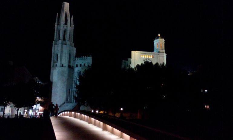 La catedral, al fons, augmenta visitants