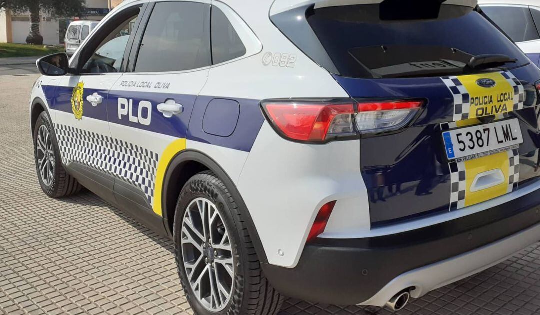 Vehículo de la Policía Local de Oliva