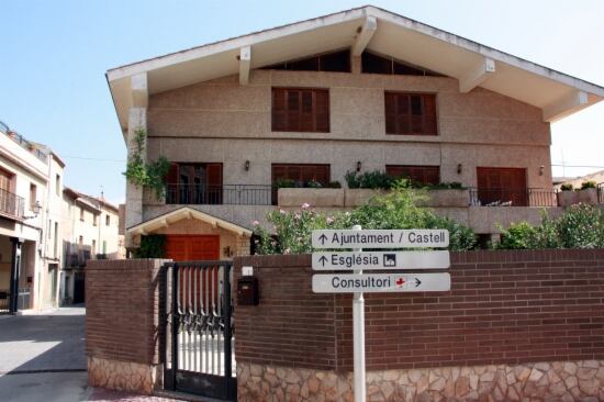 La casa de Barbens on tres encaputxats van robar a dos ancians 4.000 euros després de lligar-los