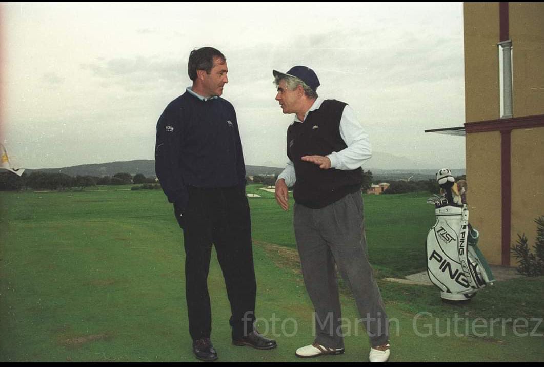 Severiano Ballesteros y Juan Quirós en The San Roque Club, poco antes de salir a jugar unos hoyos.