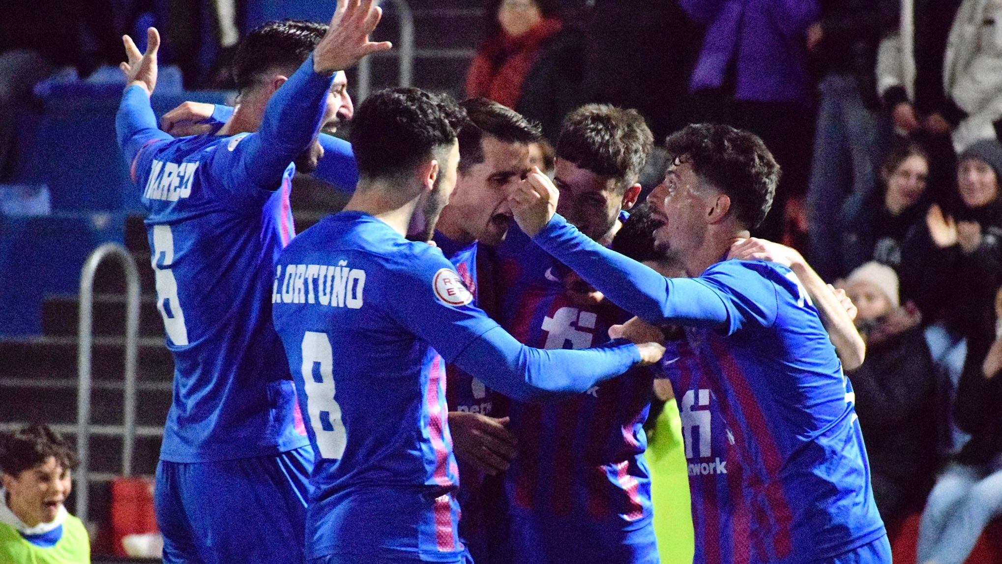 El Eldense celebra una nueva victoria en su camino ante el ascenso