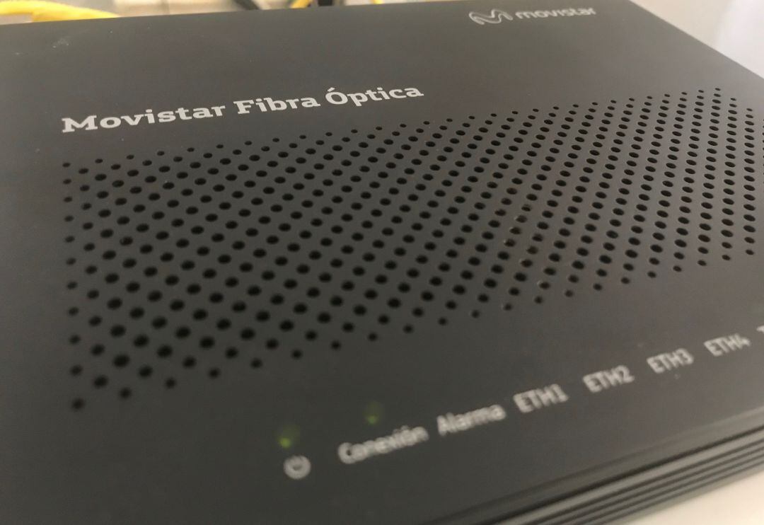 Imagen de archivo de un router de Fibra Óptica de Movistar 