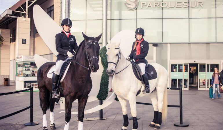 Los caballos realizarán un recorrido por los exteriores del centro comercial.