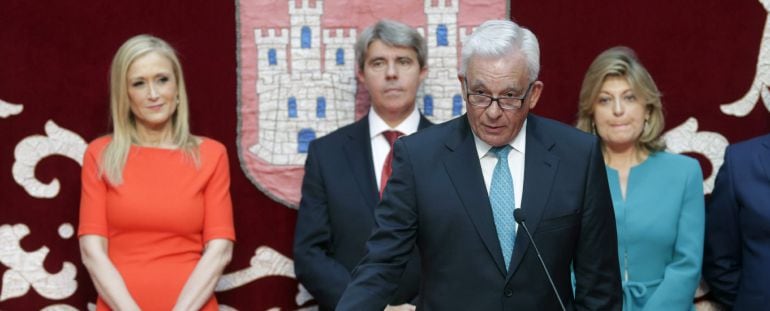 GRA030. MADRID, 27/06/2015.- El nuevo consejero de Sanidad; Jesús Sánchez Martos, toma posesión de su cargo durante un acto celebrado en la Real Casa de Correos de la Puerta del Sol, sede de la Presidencia de la Comunidad de Madrid. EFE/Angel Diaz