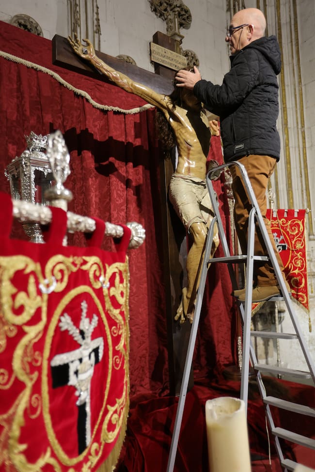 SALAMANCA, 24/03/2023.- La semana Santa de Salamanca celebra este año el vigésimo aniversario de su declaración como Fiesta de Interés Turístico Internacional, reconocida por la belleza de sus procesiones en el marco de la ciudad Patrimonio de la Humanidad. EFE/J.M. García