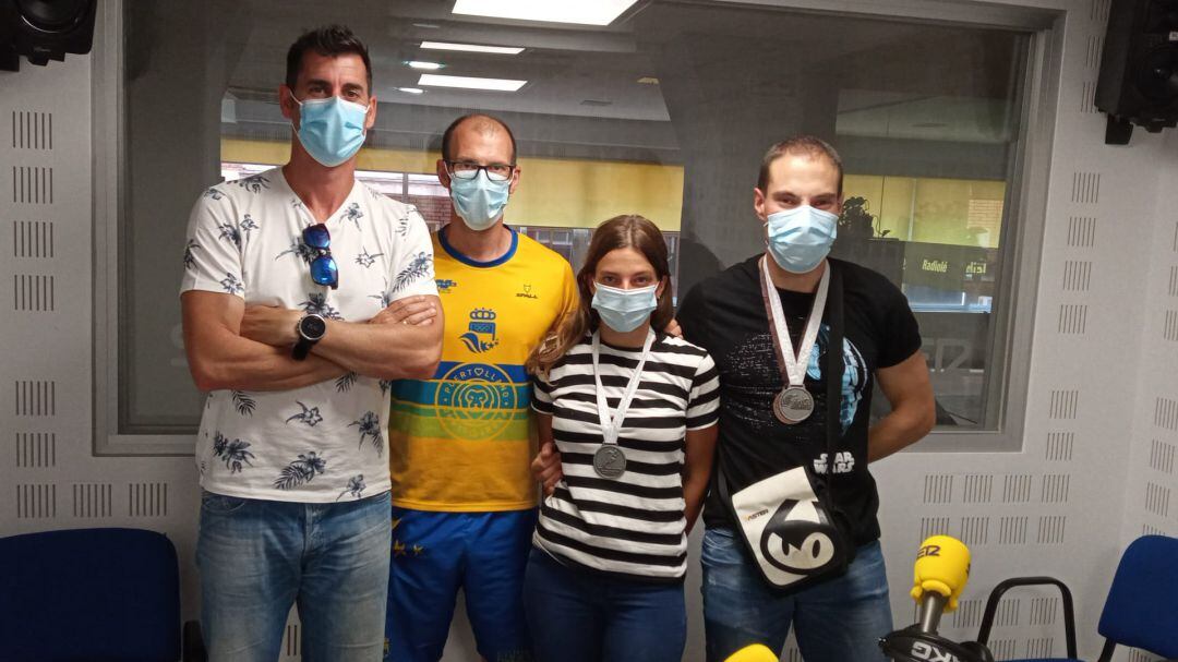 Javier Bermejo, Agustín Luchena, Deyanira Hidalgo y Nicolás Castillejos, jugando en casa en los estudios de Cadena SER Puertollano