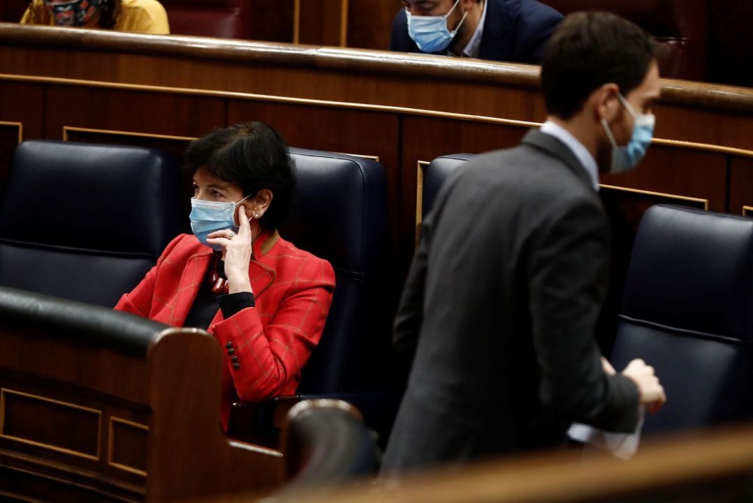 La ministra de Educación, Isabel Celaá, durante el pleno del Congreso que este jueves debate los puntos más polémicos sobre la ley de educación