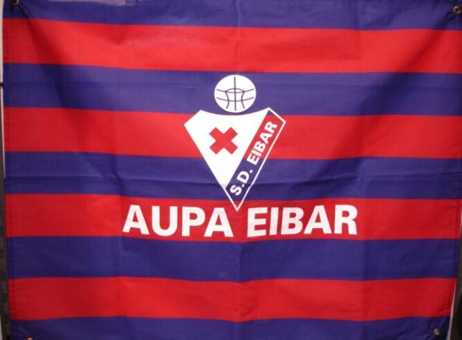 El Eibar cuelga su bandera entre los equipos de Primera