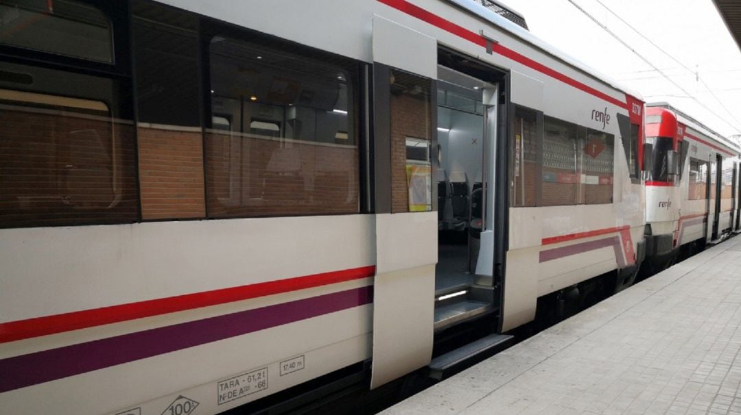 Archivo- Tren de cercanías Renfe