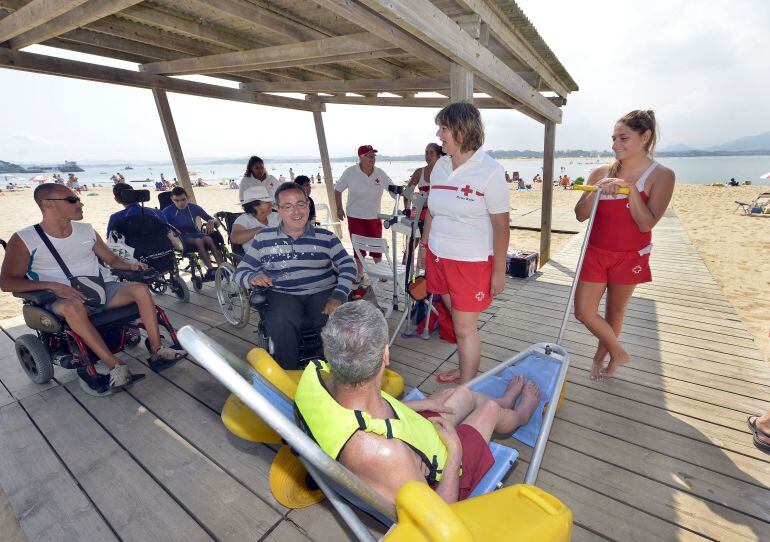 Puesto del servicio de baño adaptado de Los Peligros