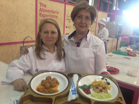 Soledad Parrado (derecha), tras la presentación del proyecto de los menús infantiles del Hospital de León en el espacio Alimentaria Experience.