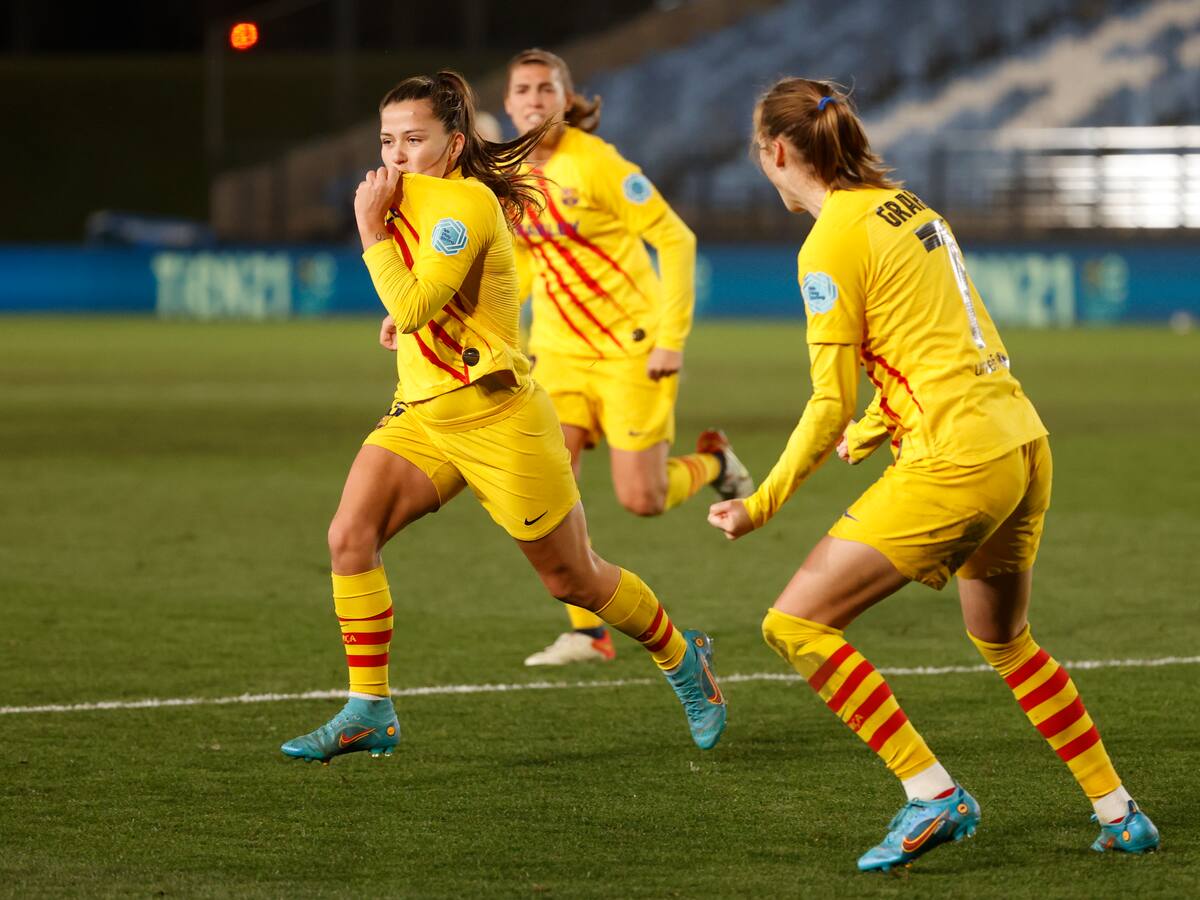 El primer 'Clásico' femenino en Europa se resuelve con una remontada del Barça frente al Real Madrid en un partido nada fácil para las azulgranas
